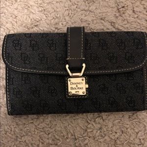 Dooney and Bourke wallet